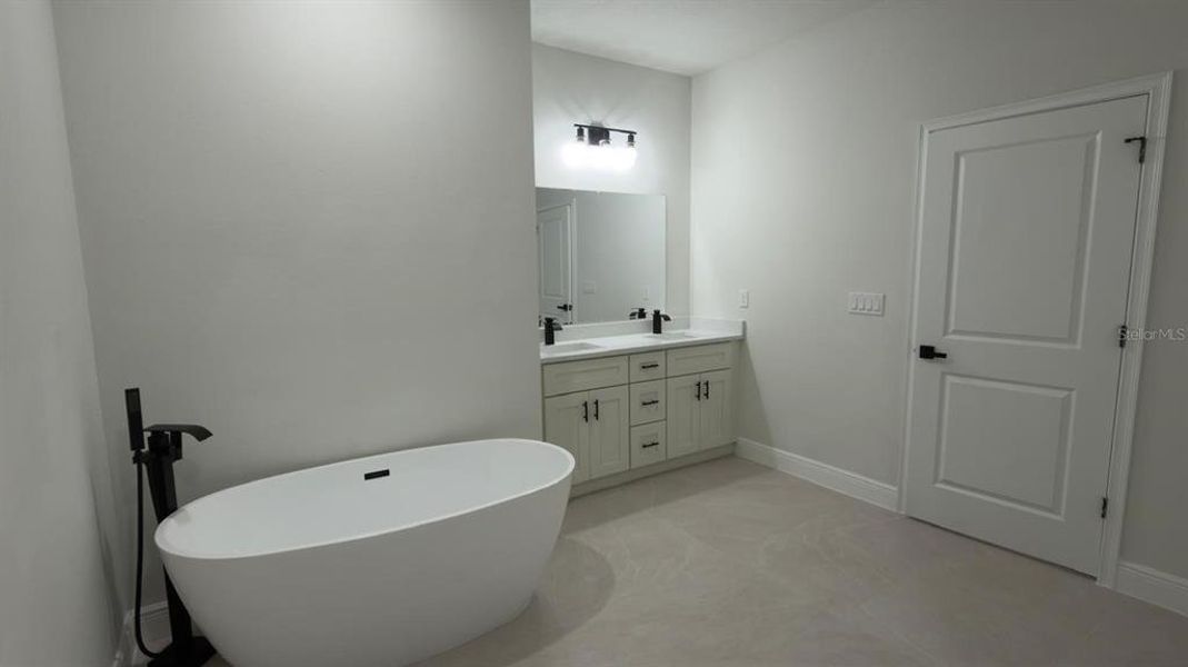 Furnished interior view inside a new home in , Ocala (Image 6).