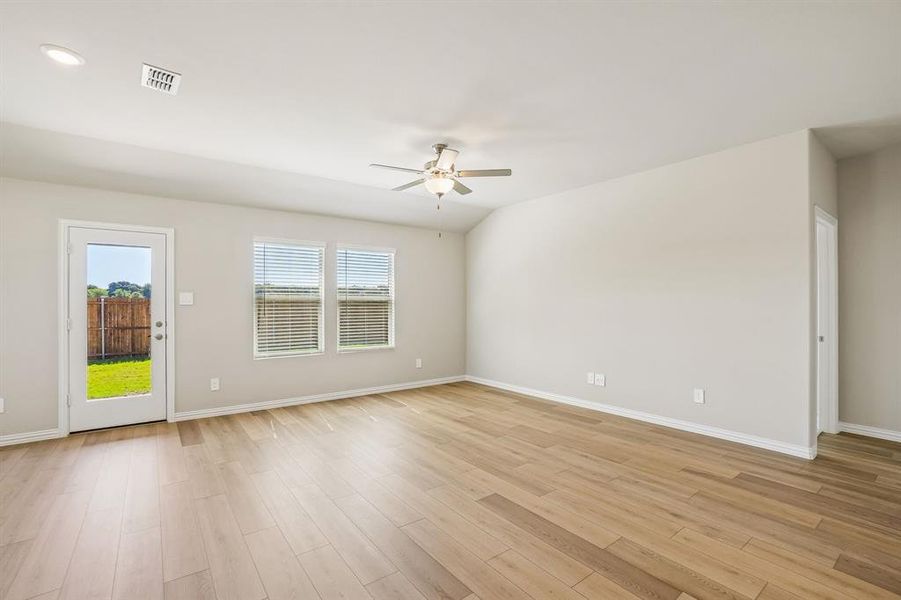 Spacious, unfurnished interior of a new home in Stella Hills, Denton (Image 19).