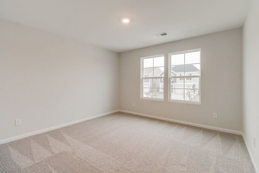 Spacious, unfurnished interior of a new home in Ellington, Elgin (Image 34).