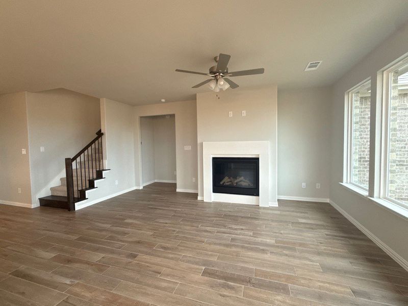 Spacious, unfurnished interior of a new home in Morningstar, Aledo (Image 9).