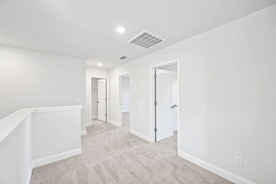 Spacious, unfurnished interior of a new home in Carriage Estates, Lexington (Image 34).