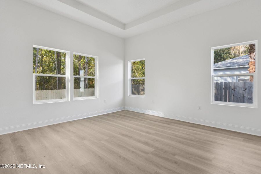 Spacious, unfurnished interior of a new home in , Middleburg (Image 16).