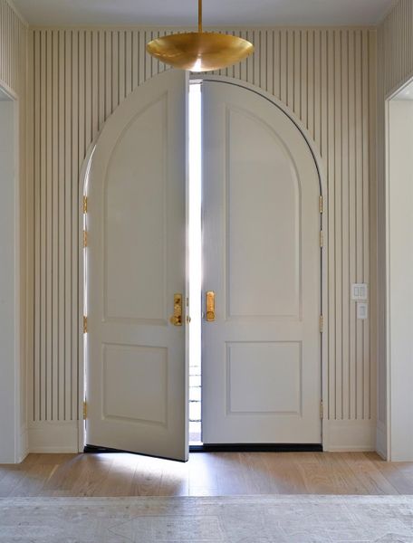 Spacious, unfurnished interior of a new home in , Houston (Image 25).