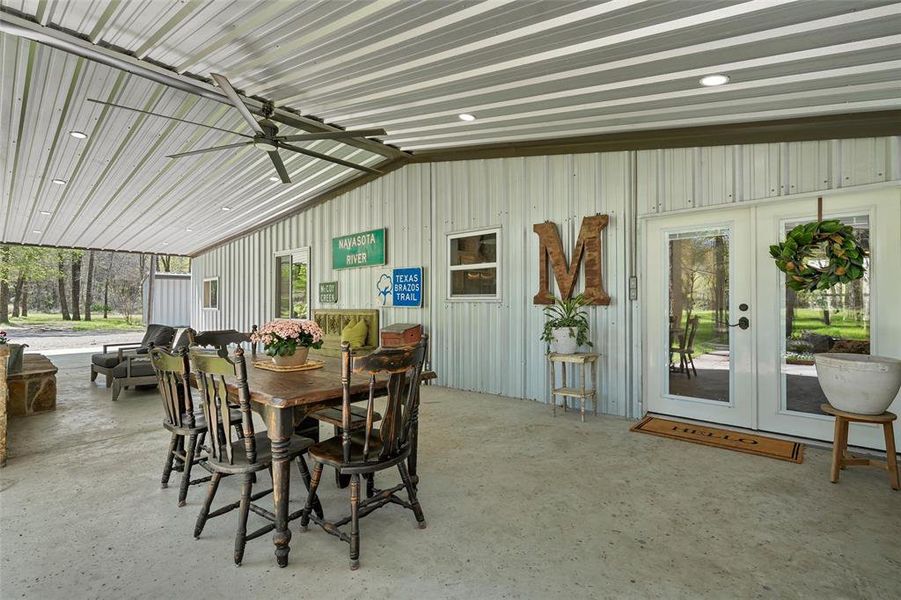 Community amenities in , Groesbeck (Image 22).