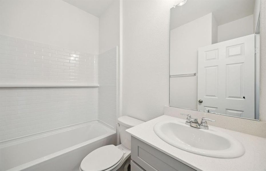 Spacious secondary bathroom Spacious secondary bathroom