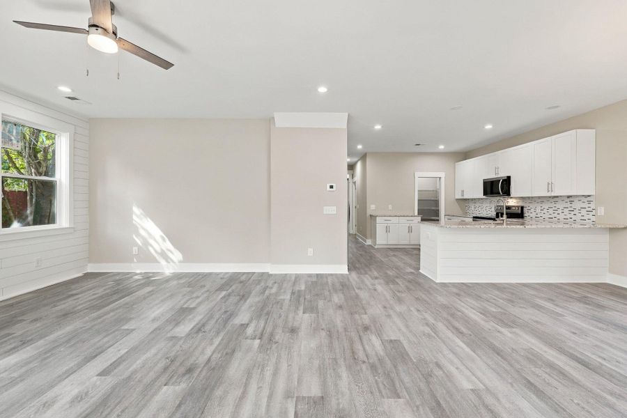 Spacious, unfurnished interior of a new home in , Hanahan (Image 20).