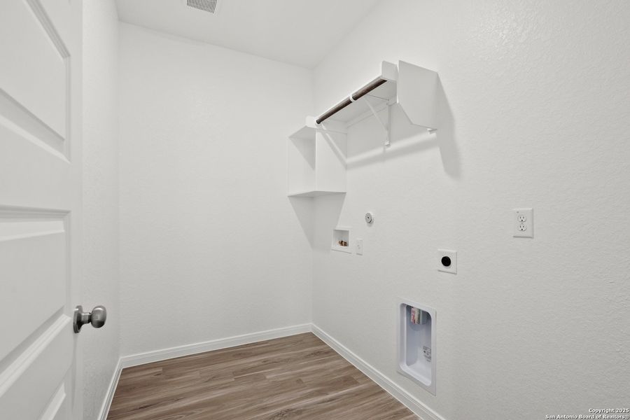 Spacious, unfurnished interior of a new home in Swenson Heights, Seguin (Image 16). Spacious, unfurnished interior of a new home in Swenson Heights, Seguin (Image 16).