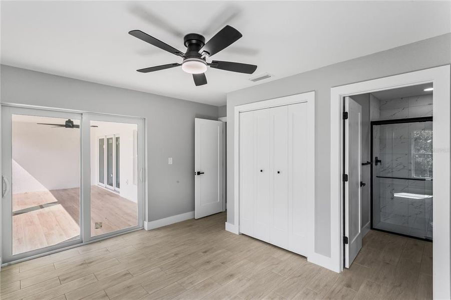 Spacious, unfurnished interior of a new home in , Cape Coral (Image 31).