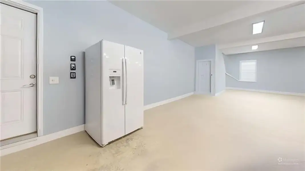 Spacious, unfurnished interior of a new home in , Rome (Image 52).