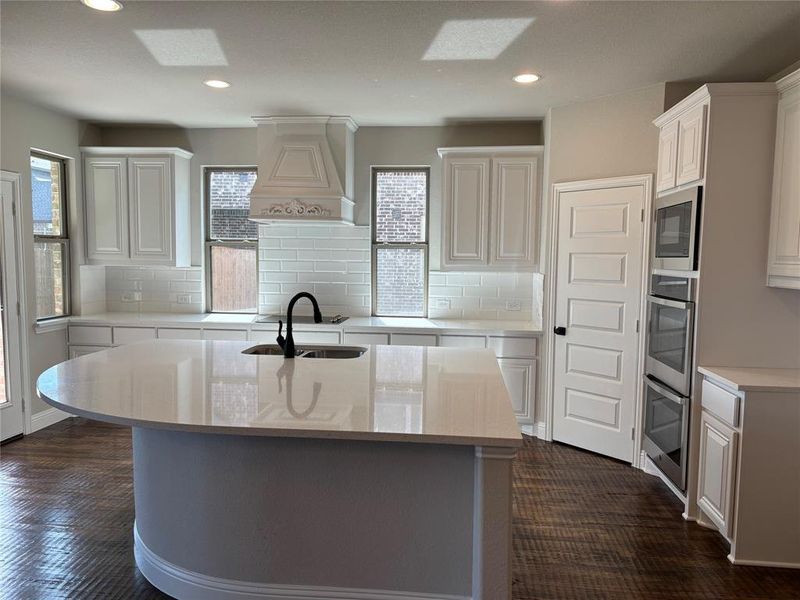 Furnished interior view inside a new home in , Waxahachie (Image 3).