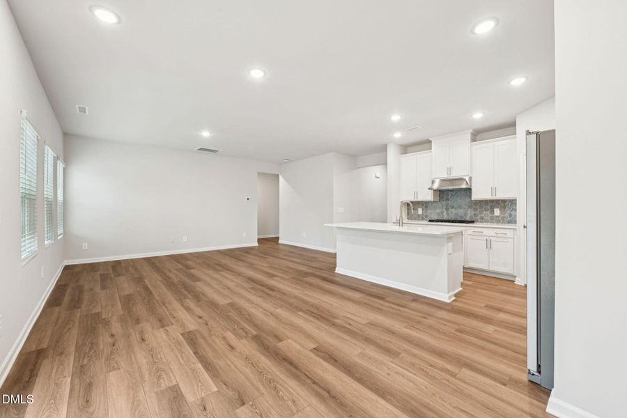 12-web-or-mls-Raleigh - Oak Manor - 121