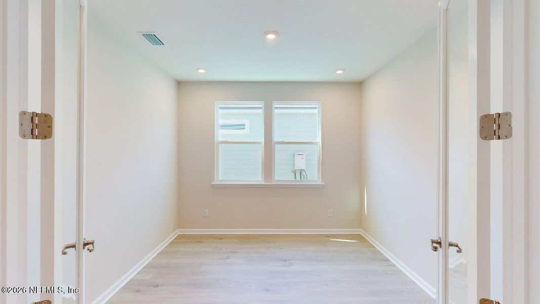 Spacious, unfurnished interior of a new home in RiverTown, St. Johns (Image 11).