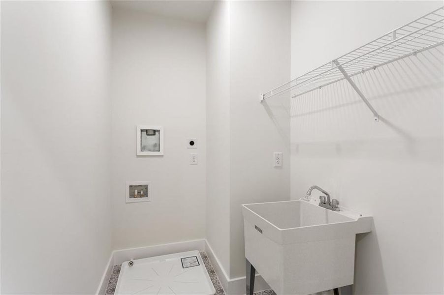 Spacious, unfurnished interior of a new home in , Smyrna (Image 37).