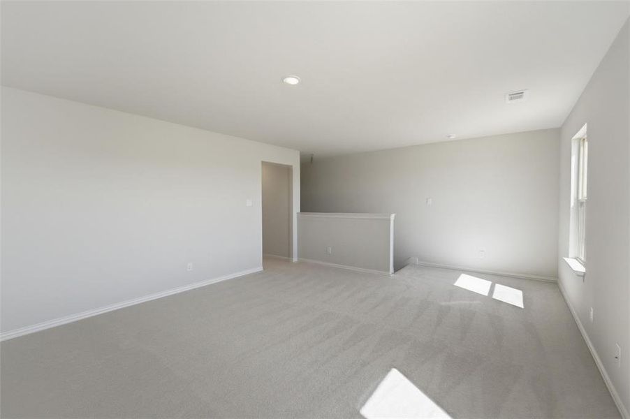 Spacious, unfurnished interior of a new home in Covenant Park, Springtown (Image 29).