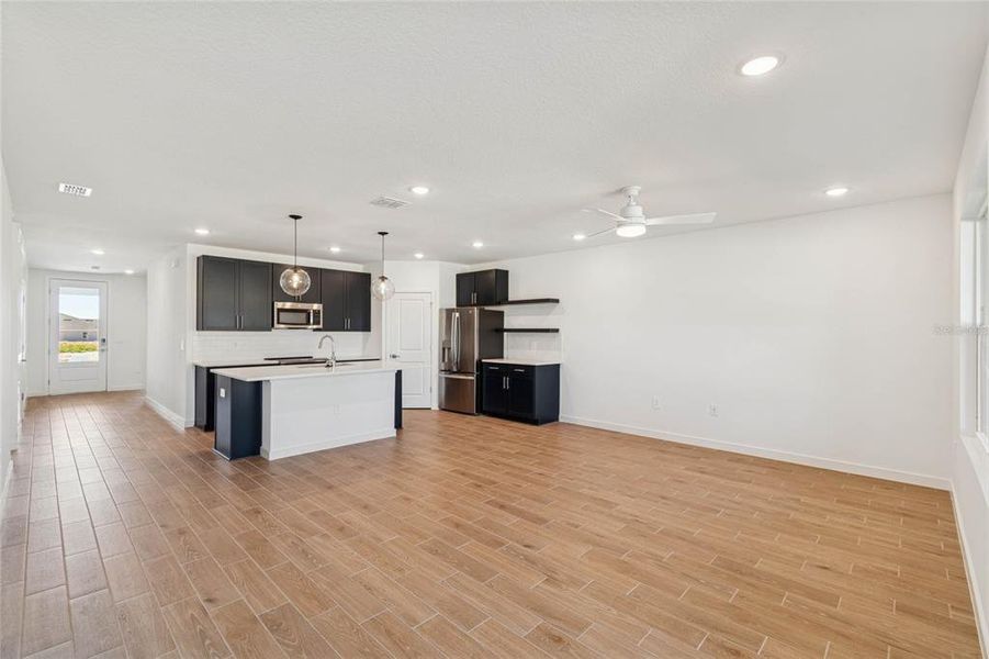 Spacious, unfurnished interior of a new home in Aspire at Canter Creek, Davenport (Image 40).