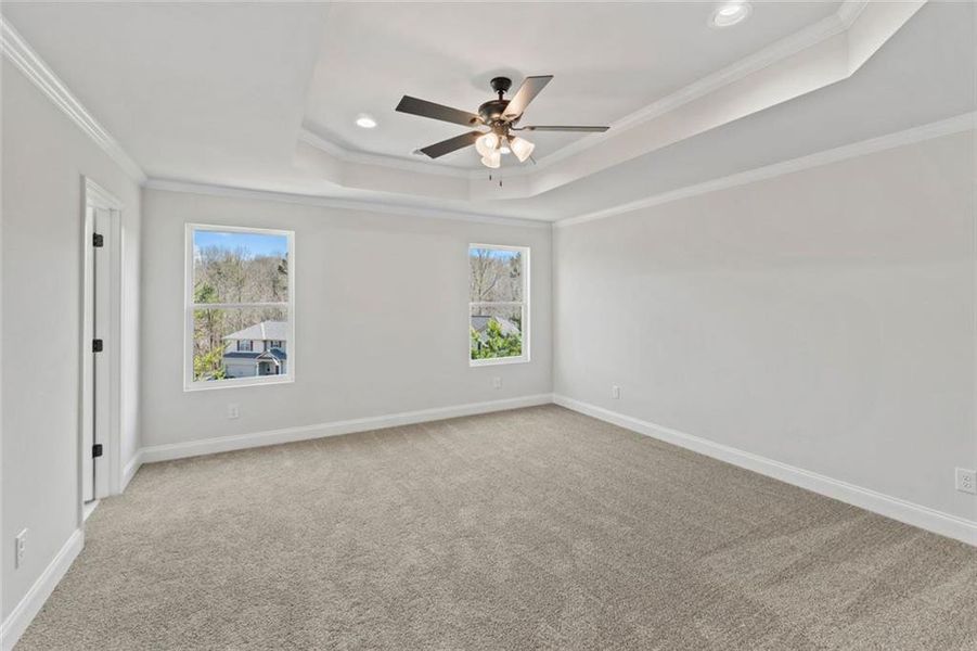 Spacious, unfurnished interior of a new home in , Alto (Image 16).