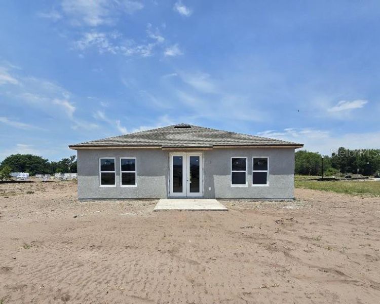 Exterior details and patio area of a home in Tyson Reserve, St. Cloud (Image 5).