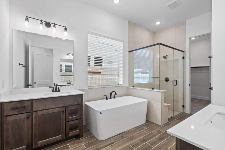 Furnished interior view inside a new home in Riceland, Mont Belvieu (Image 10).