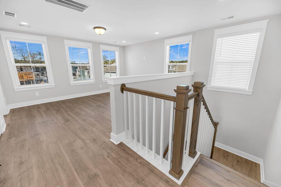 Spacious, unfurnished interior of a new home in Central Park, Charleston (Image 18).