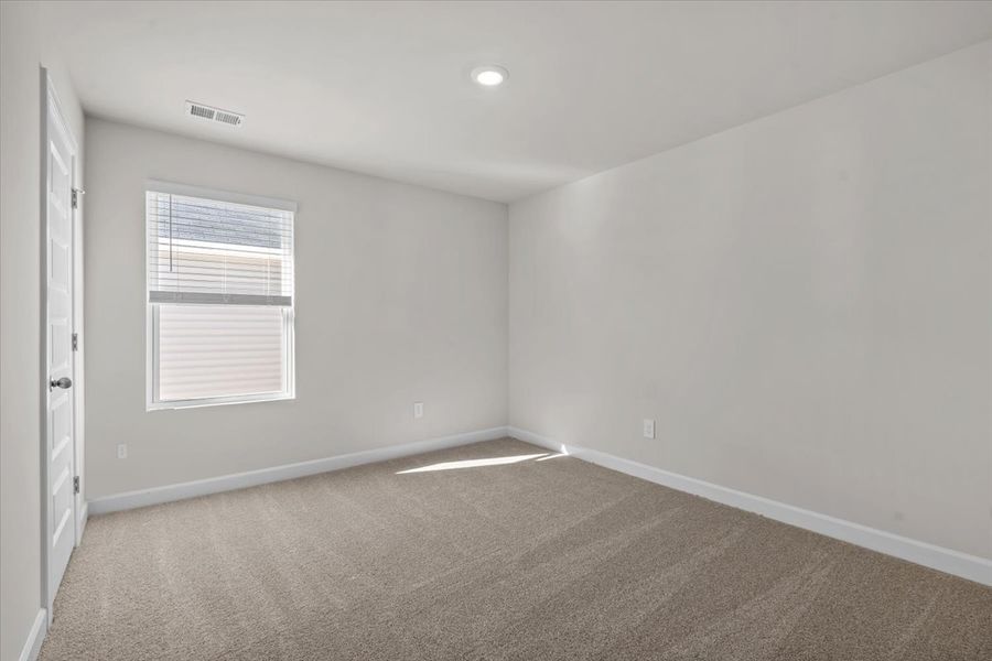 Spacious, unfurnished interior of a new home in Creek Ridge - Heritage Collection, Spartanburg (Image 20).