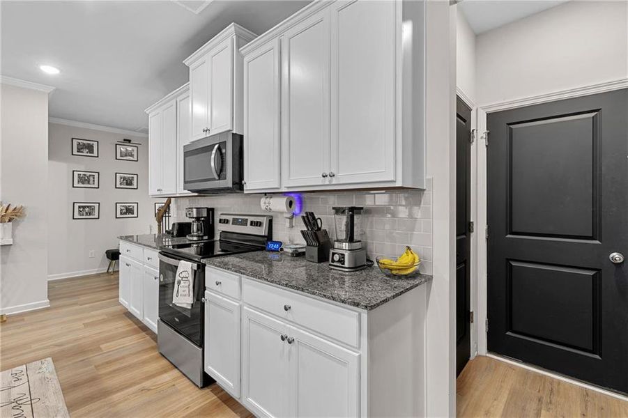 Furnished interior view inside a new home in , Atlanta (Image 8).