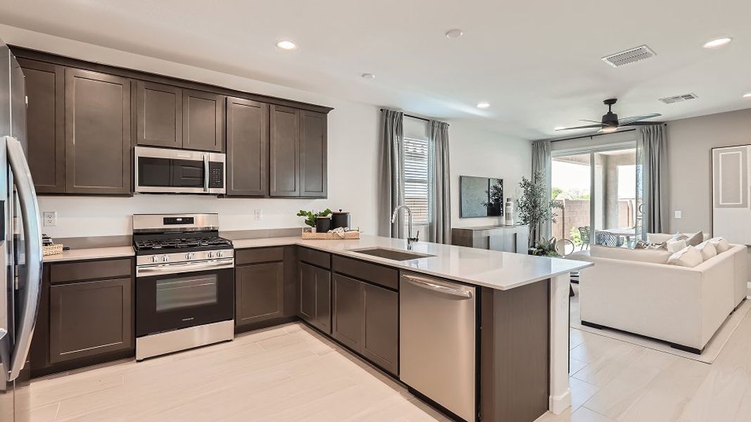 3580 Latitude Kitchen 3of3 F1 Base7