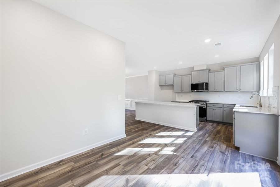 Spacious, unfurnished interior of a new home in Village of Waxhaw, Waxhaw (Image 19).