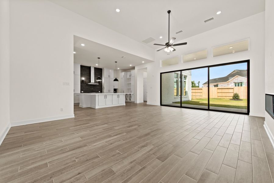Spacious, unfurnished interior of a new home in ARTAVIA®, Conroe (Image 19). Spacious, unfurnished interior of a new home in ARTAVIA®, Conroe (Image 19).