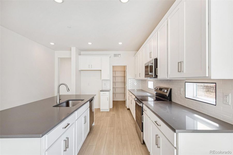 Image 31 of a home in Turnberry.