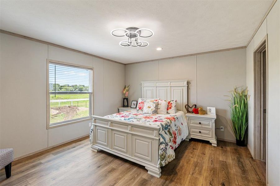 Furnished interior view inside a new home in , Corsicana (Image 15).