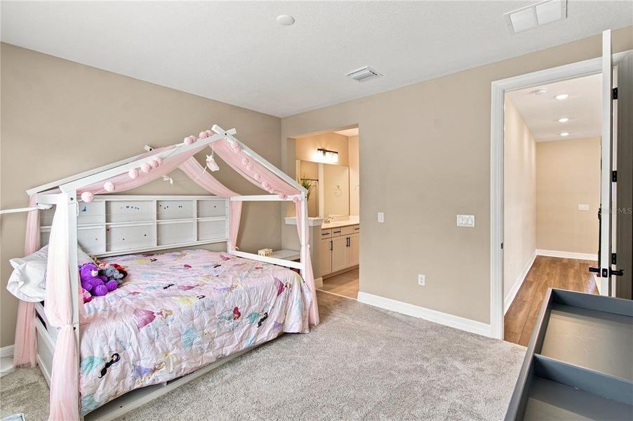 Furnished interior view inside a new home in , Winter Garden (Image 61).