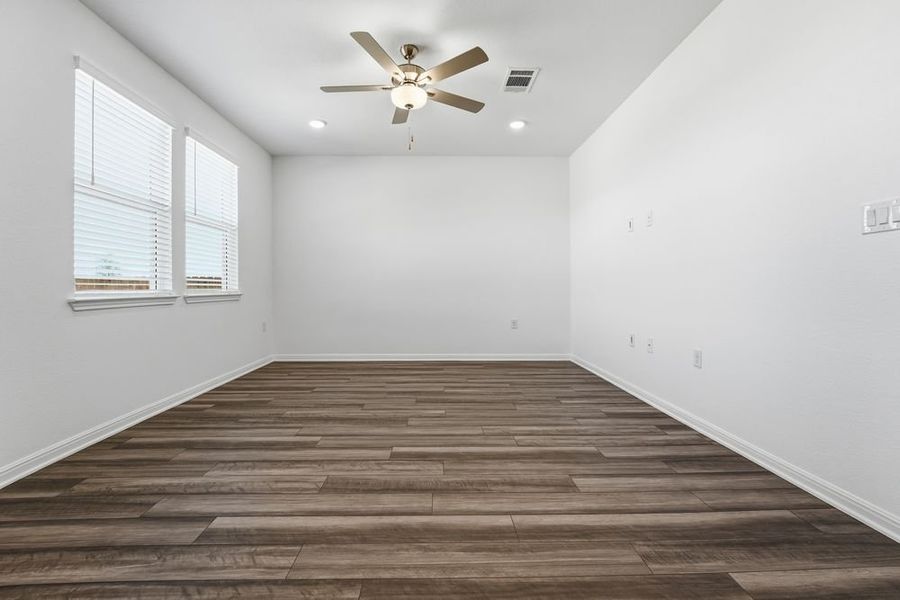 Spacious, unfurnished interior of a new home in Lisso, Pflugerville (Image 10).