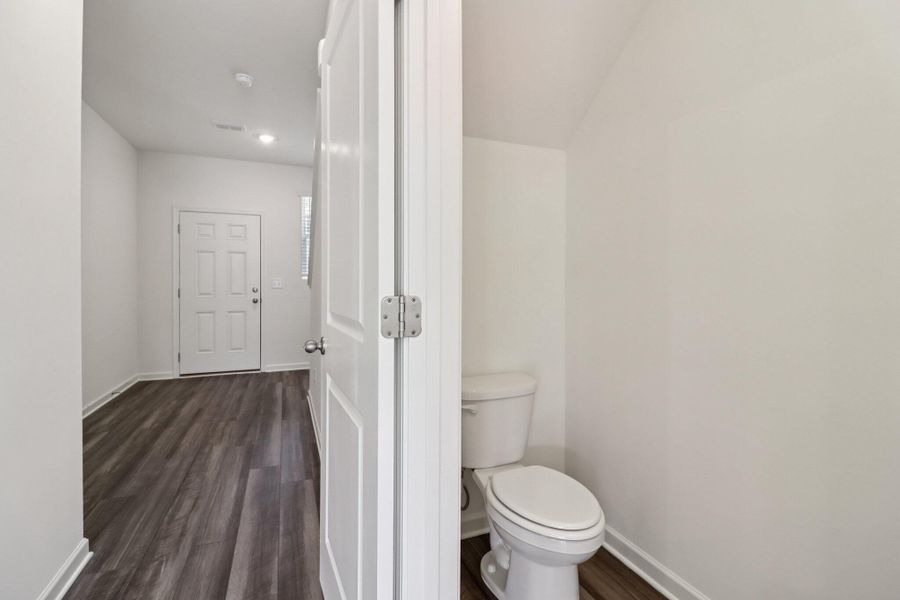 Spacious, unfurnished interior of a new home in Halstead, Moncks Corner (Image 12).