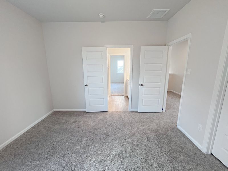 Representative unfurnished interior of a home built from the The Georgetown II by Smith Douglas Homes in Sierra Vista 60's, Iowa Colony (Image 21). Representative unfurnished interior of a home built from the The Georgetown II by Smith Douglas Homes in Sierra Vista 60's, Iowa Colony (Image 21).