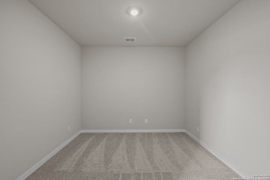 Spacious, unfurnished interior of a new home in Garden Grove, Schertz (Image 25).