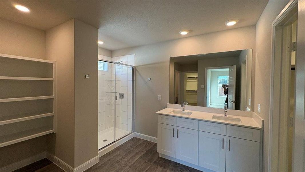 Furnished interior view inside a new home in Sandstone Estates, Granbury (Image 9).
