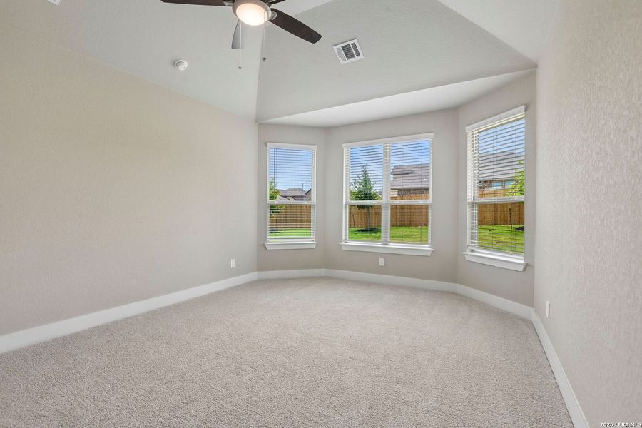 Spacious, unfurnished interior of a new home in Fox Falls, Boerne (Image 27). Spacious, unfurnished interior of a new home in Fox Falls, Boerne (Image 27).