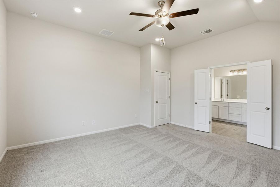 Spacious, unfurnished interior of a new home in Butler Farms, Liberty Hill (Image 23).
