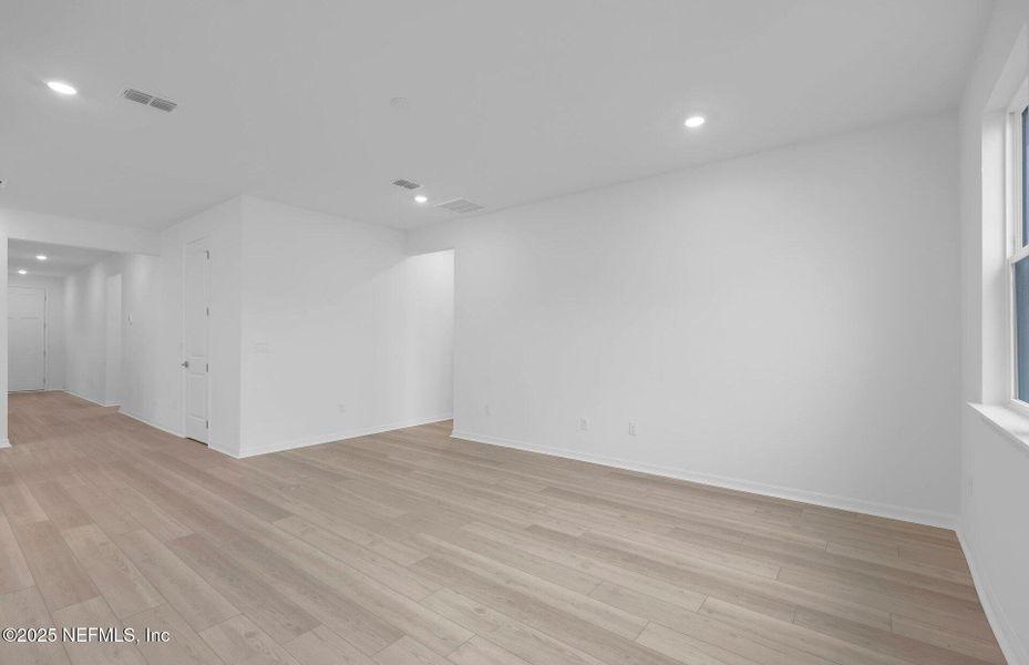 Spacious, unfurnished interior of a new home in Double Branch, Middleburg (Image 15). Spacious, unfurnished interior of a new home in Double Branch, Middleburg (Image 15).