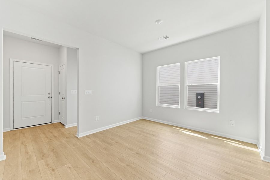 Spacious, unfurnished interior of a new home in Mayfair Village, Spartanburg (Image 12).