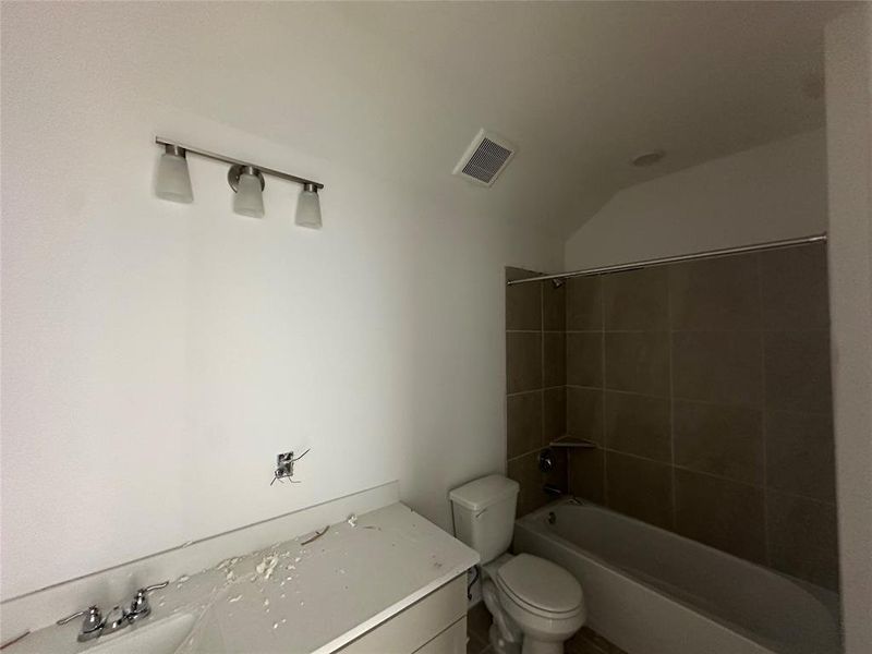 Image 38 of a home in Ellis Cove.