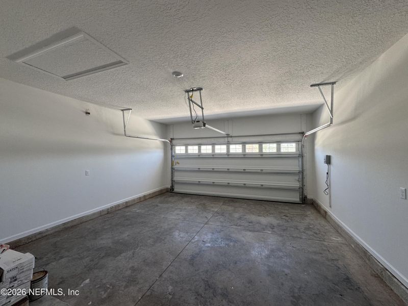 Spacious, unfurnished interior of a new home in Hyland Trail, Green Cove Springs (Image 28).