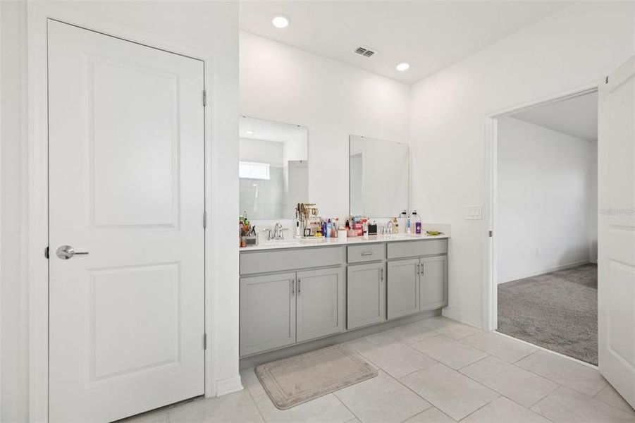 Furnished interior view inside a new home in , Apopka (Image 55).