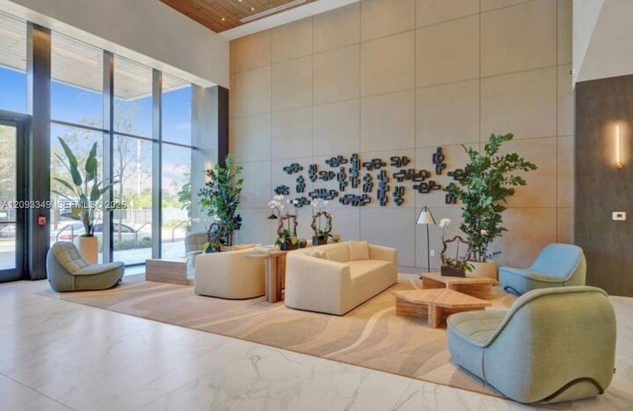 Community amenities in , Miami Beach (Image 43).