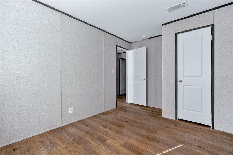 Spacious, unfurnished interior of a new home in , Williston (Image 33).