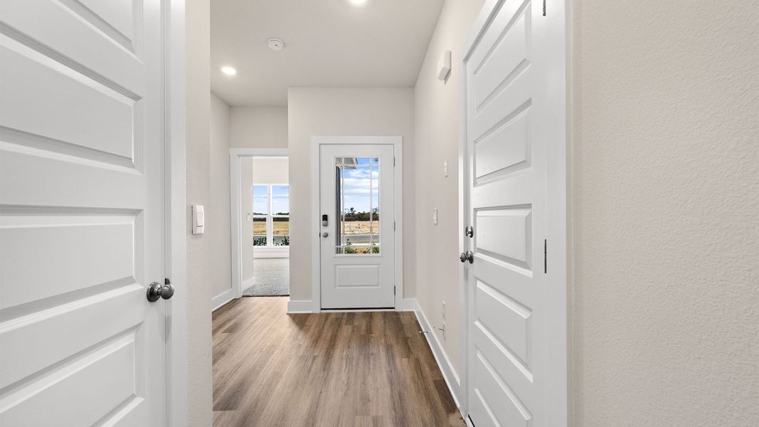 Spacious, unfurnished interior of a new home in Titus Park, Panama City (Image 15). Spacious, unfurnished interior of a new home in Titus Park, Panama City (Image 15).