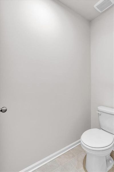 Spacious, unfurnished interior of a new home in Sweetlake Grove, Mableton (Image 18).