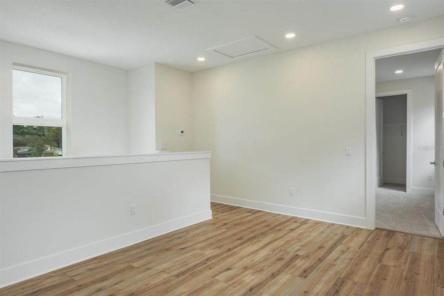 Spacious, unfurnished interior of a new home in , Palm Harbor (Image 40).