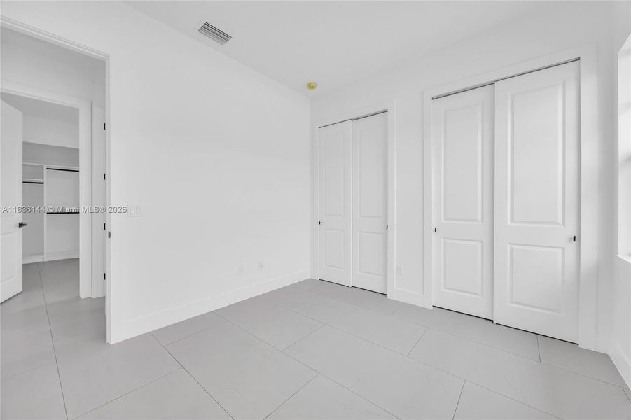 Spacious, unfurnished interior of a new home in , Port St. Lucie (Image 20).