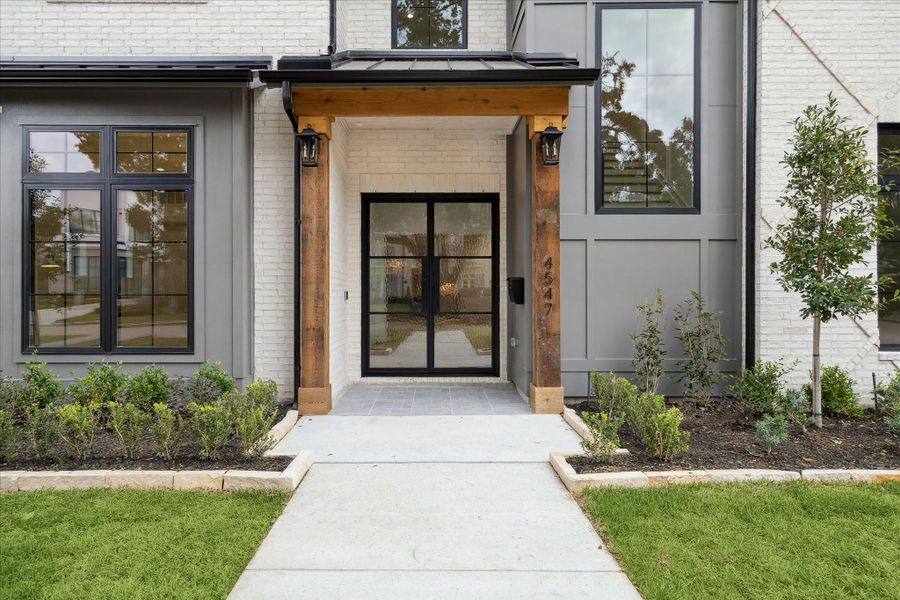 Exterior details and patio area of a home in , Houston (Image 4).